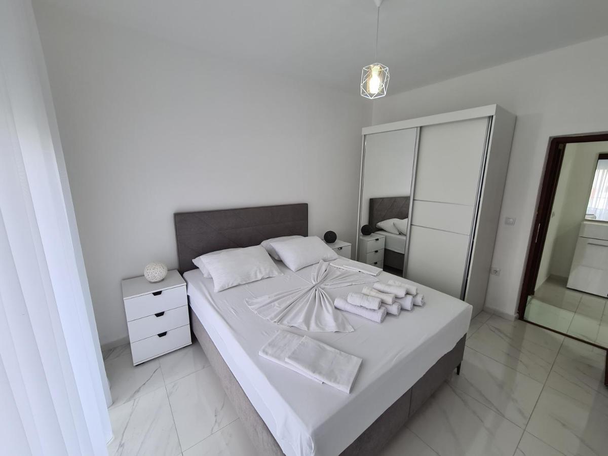 Apartments Amar Ulcinj Exterior photo