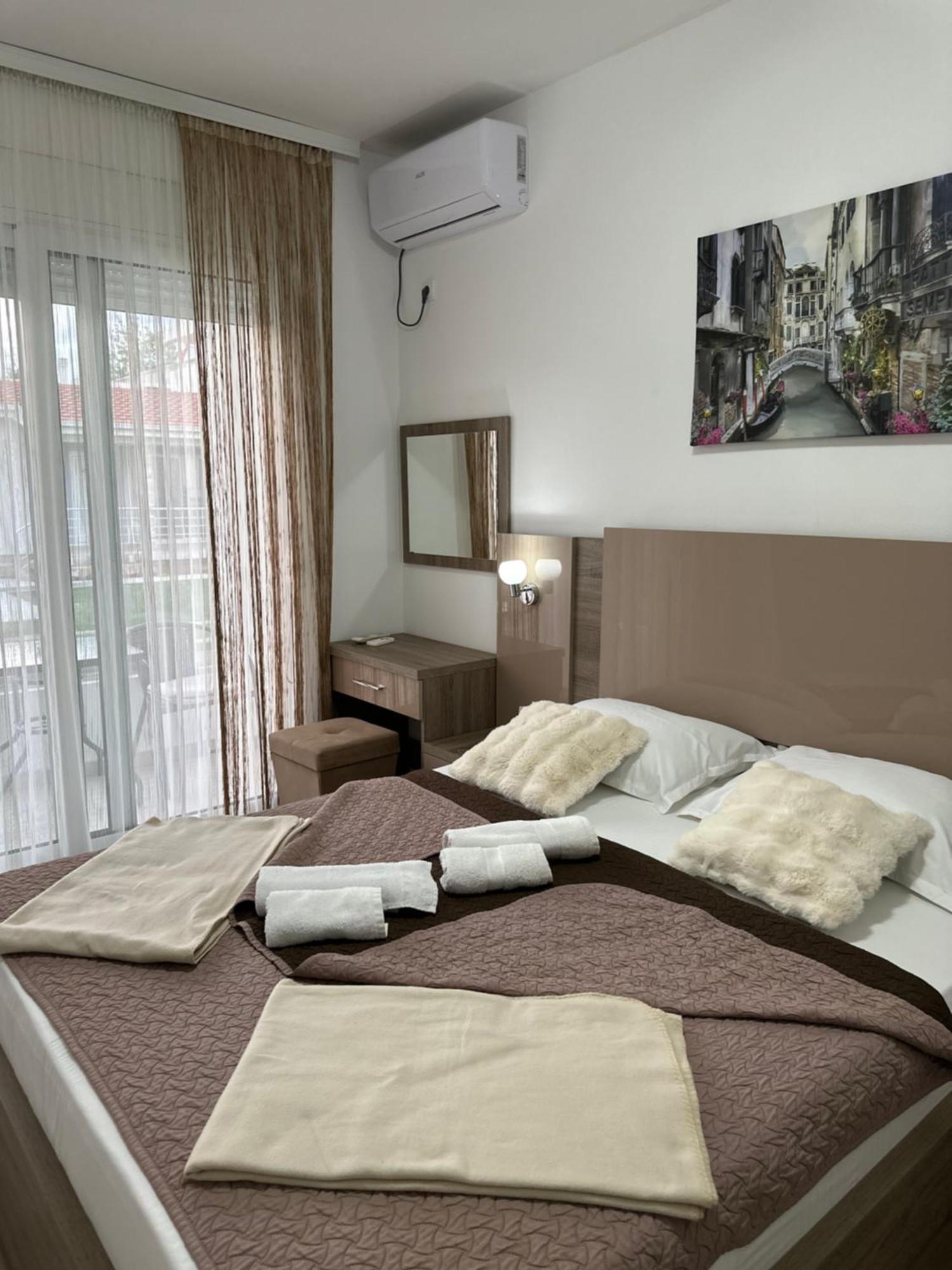 Apartments Amar Ulcinj Exterior photo
